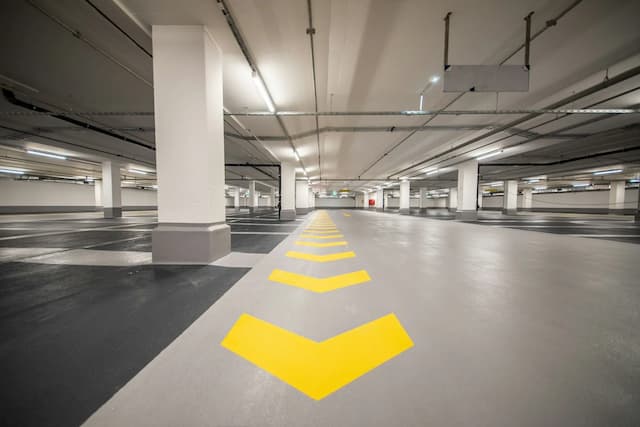 Parking space in Calle de los Reyes Católicos, 12, Camarma de Esteruelas — photo 1