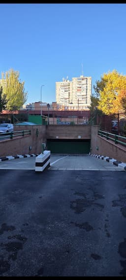 Parking space in Cl. de los Yébenes, 56, Latina, Madrid — photo 1
