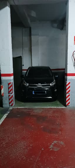 Plaza de garaje en Carrer d'Espronceda, 281, Sant Martí, Barcelona — foto 1