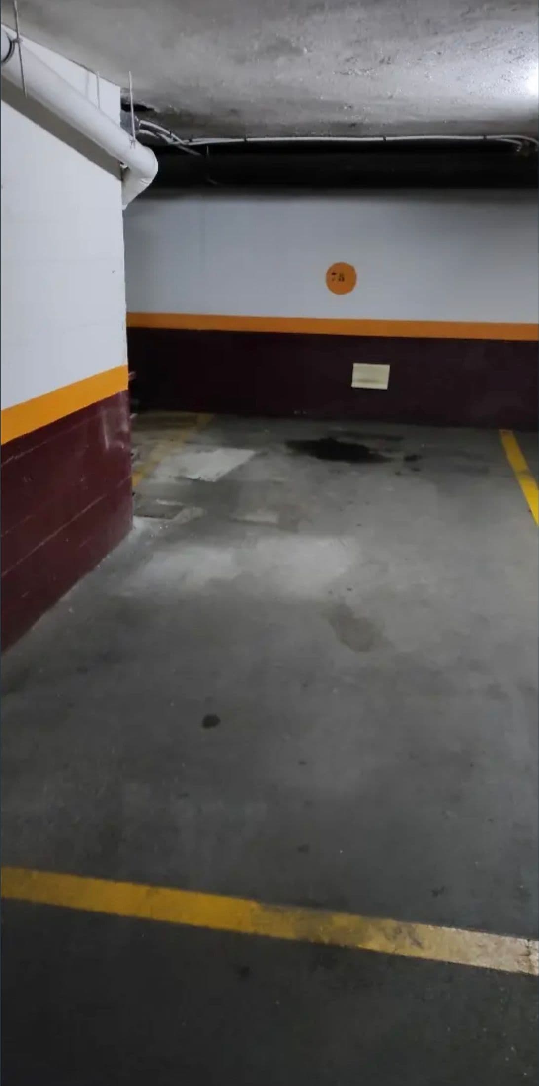 Parking — C. de la Condesa de Venadito, 12, Cdad. Lineal, 28027 Madrid, España parking spot