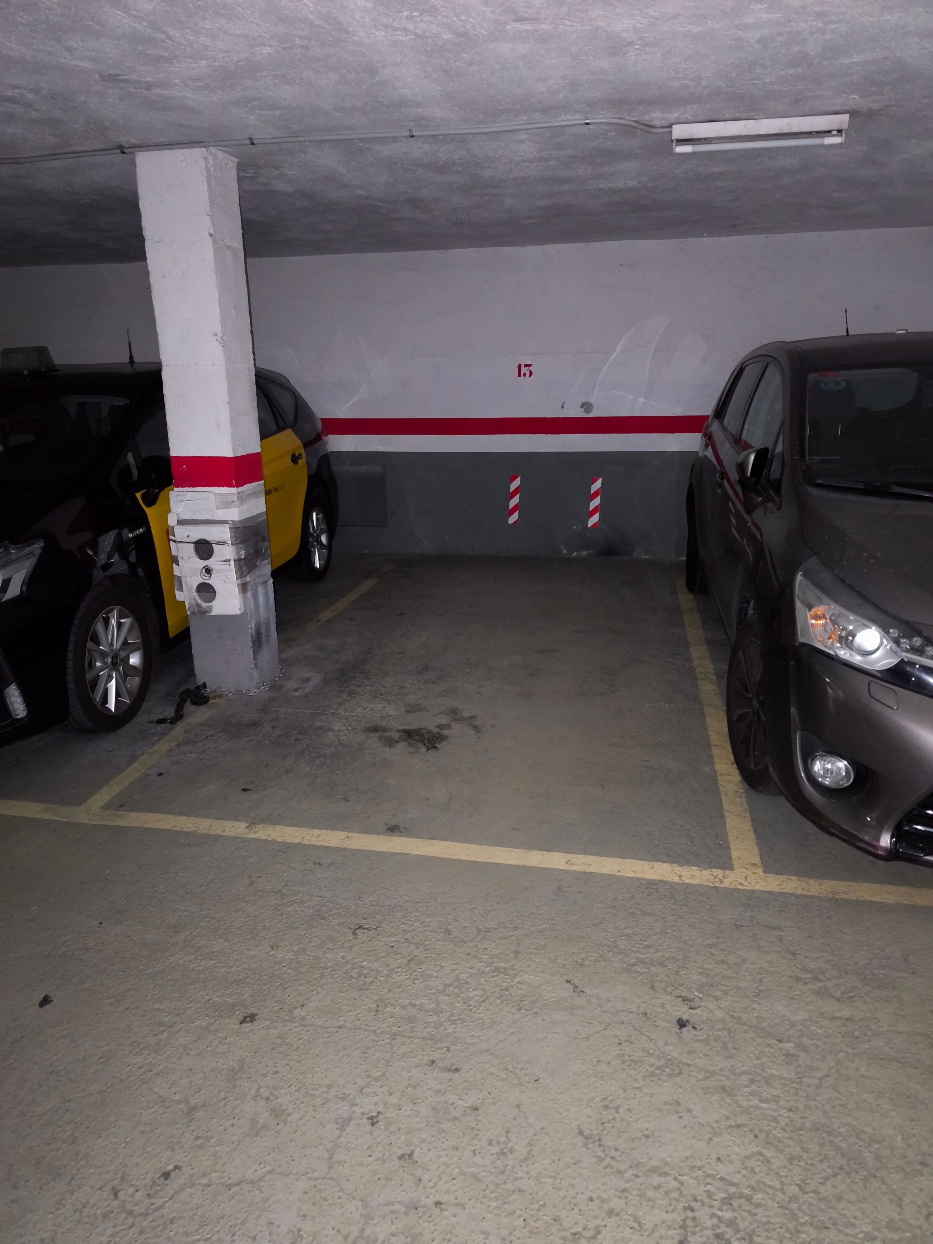 Parking — Carrer de Felip II, 55, Sant Andreu, 08027 Barcelona, España parking spot