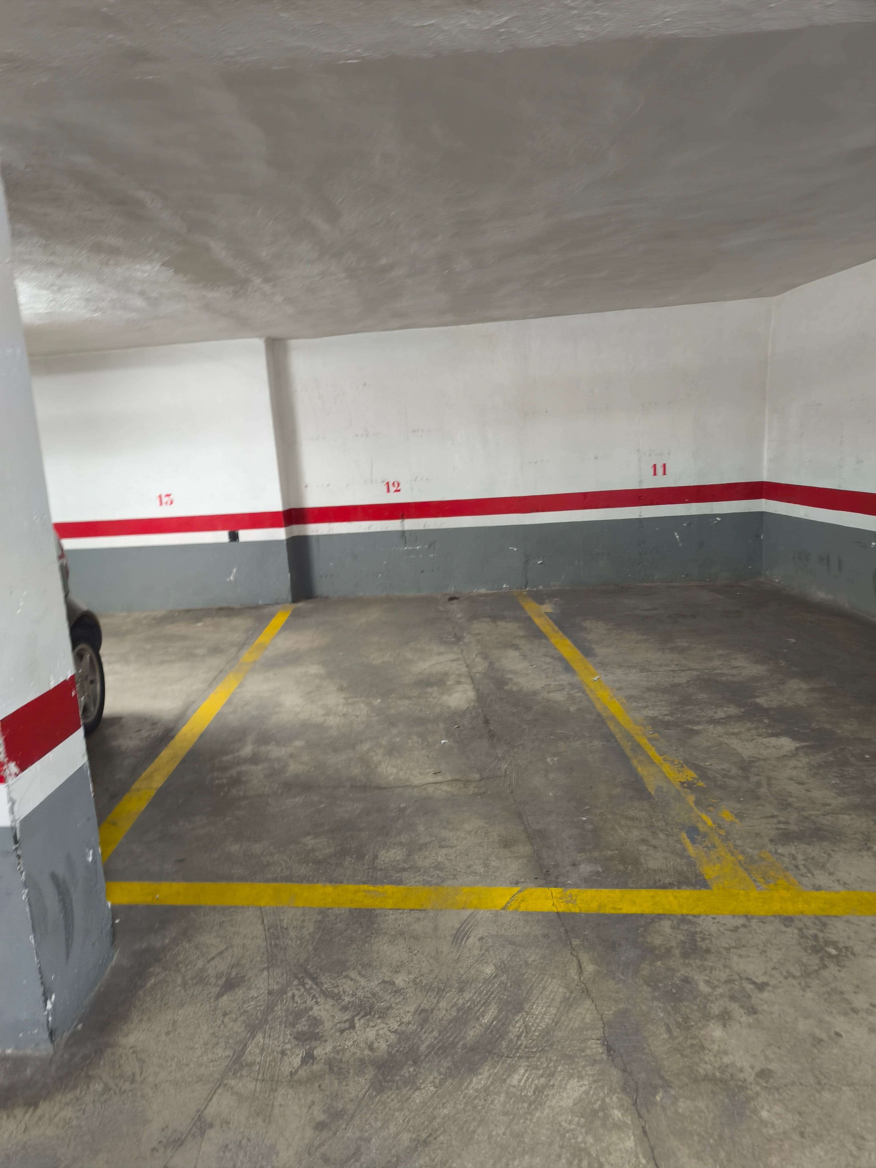 Parking — C/ dels Juristes, Ciutat Vella, 46001 València, Valencia, España parking spot