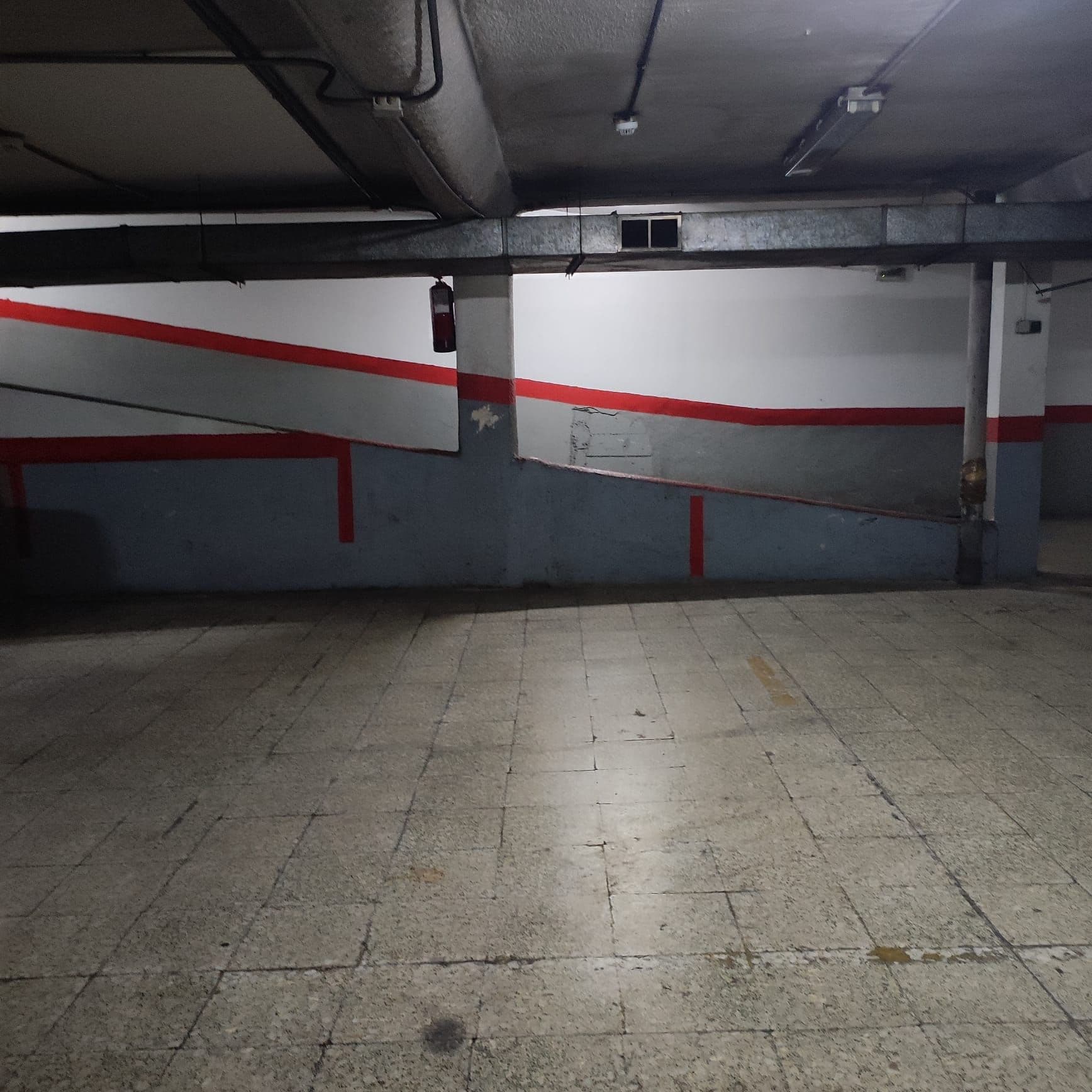 Parking — C. de Bravo Murillo, 203, Tetuán, 28020 Madrid, España parking spot