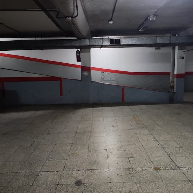Parking space in C. de Bravo Murillo, 203, Tetuán, Madrid — photo 1