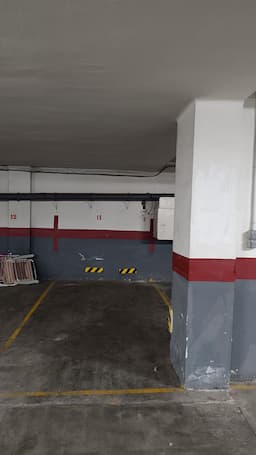 Plaza de garaje en Riera de la Creu, L'Hospitalet de Llobregat — foto 1
