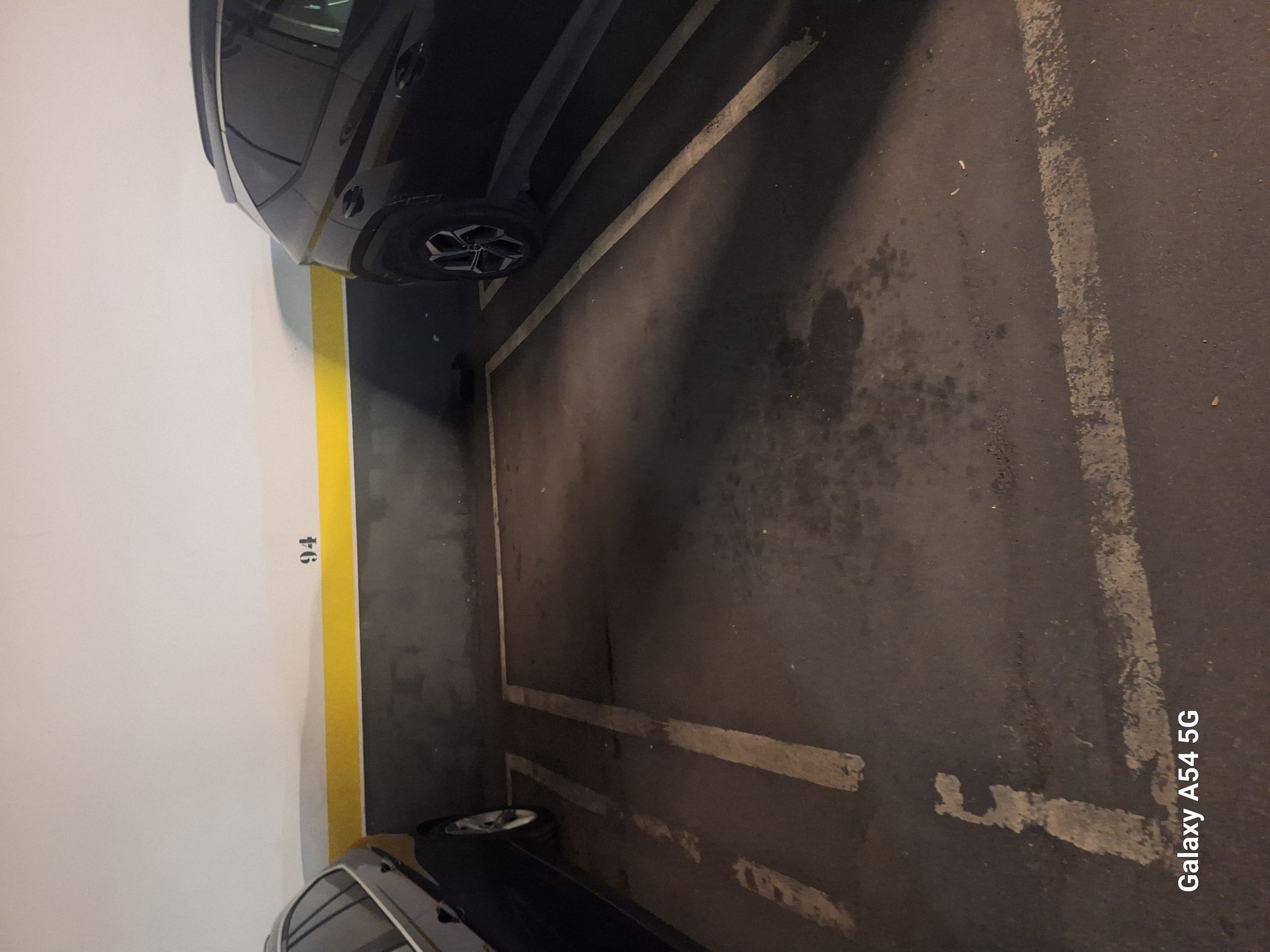 Parking — Av. de las Estrellas, 15, 28983 Parla, Madrid, España parking spot