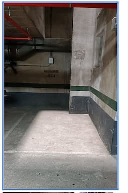 Plaza de garaje en Travessera de les Corts, Les Corts, Barcelona — foto 1