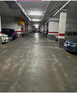 Parking space in Av. de Manuel de Falla, 12, Campanar, València — photo 1
