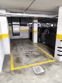 Parking space in Av. de la Reina Sofía, 23, Leganés — photo 1