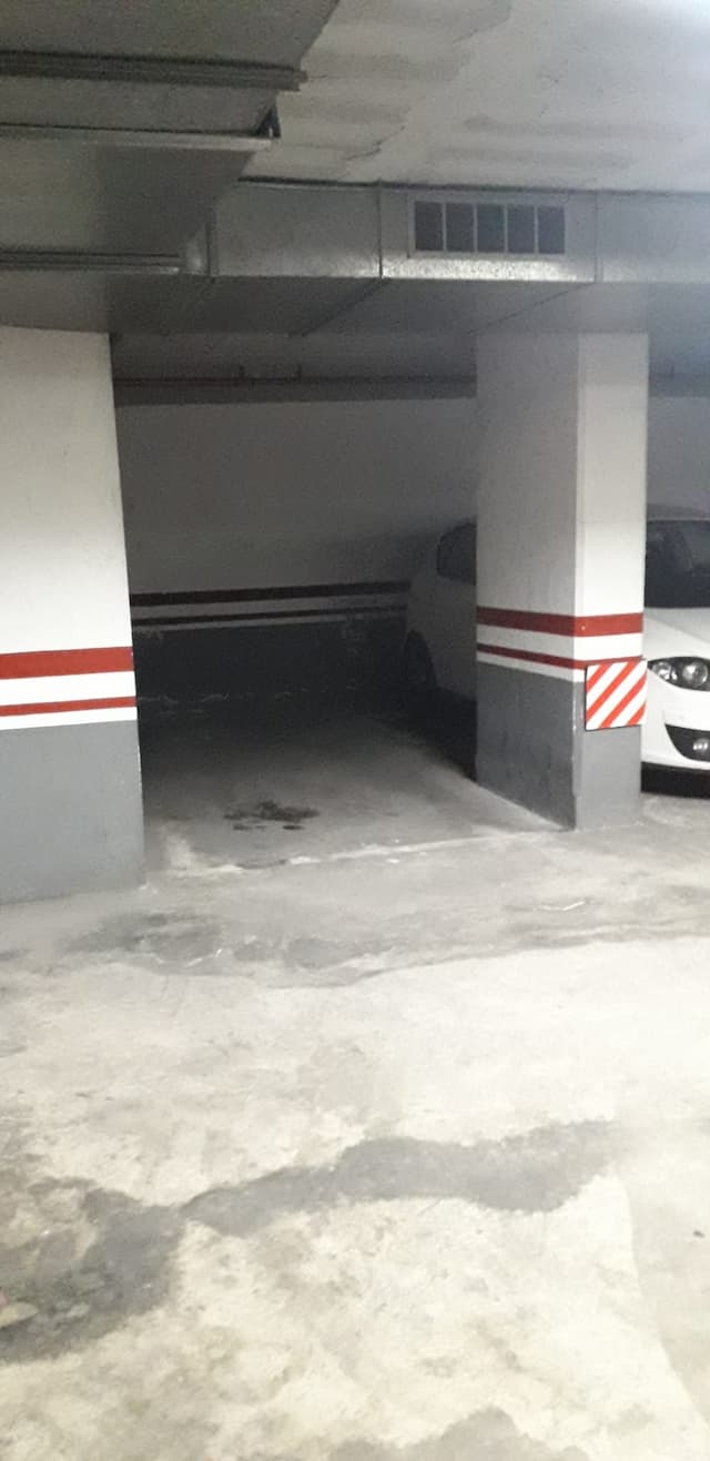 Plaza de garaje en Carrer de Mallorca, 27, Eixample, Barcelona — foto 1