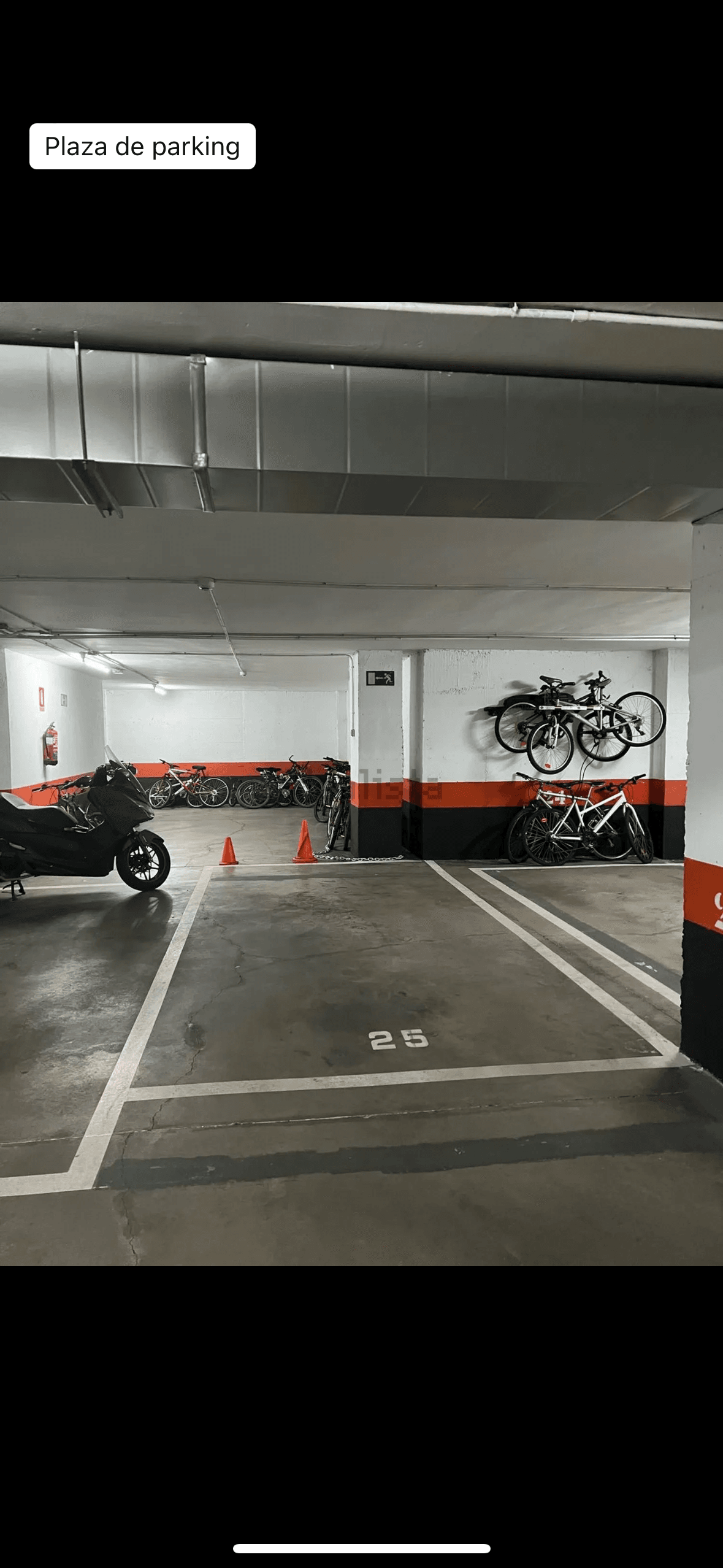 Parking — C. de la Dulzaina, 5, Cdad. Lineal, 28033 Madrid, España parking spot