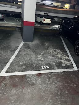 Parking space in Carrer de Casp, 51, Eixample, Barcelona — photo 1