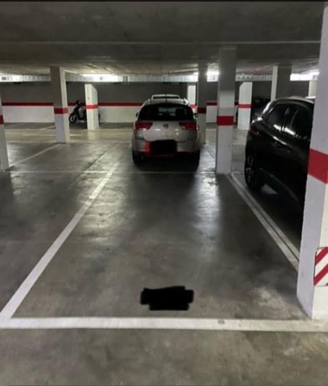 Parking space in Calle Prof. Manuel Olivencia Ruiz, 3, Sevilla — photo 1