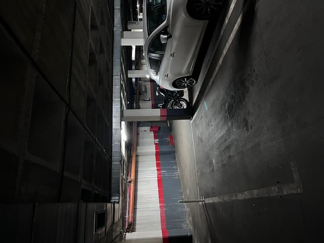 Parking space in Calle de Cracovia, 25, San Blas-Canillejas, Madrid — photo 1