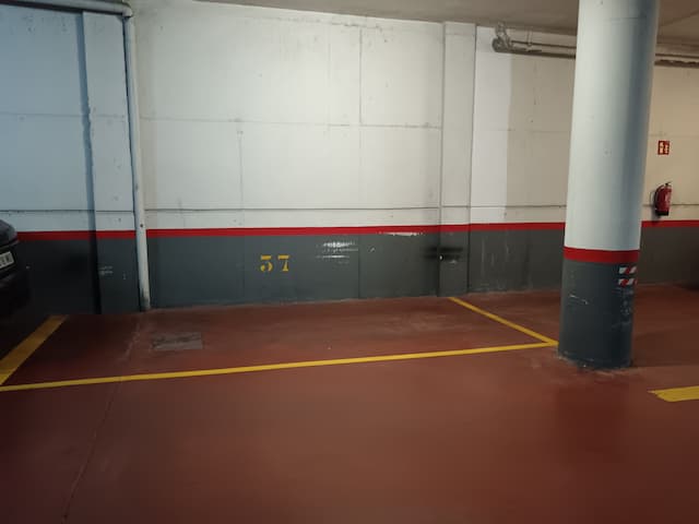 Plaza de garaje en C. de Rafael Bergamín, 12, Ciudad Lineal, Madrid — foto 1