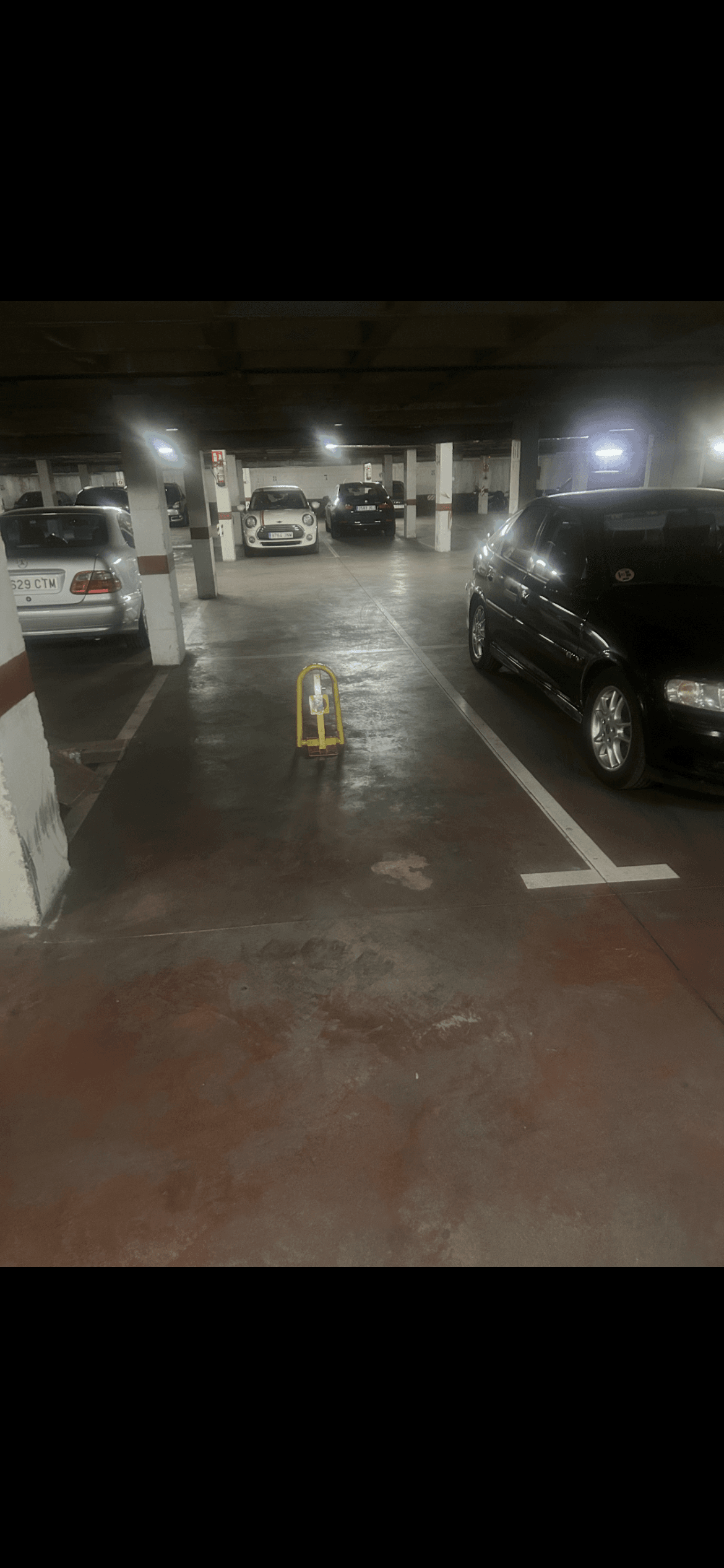 Parking — C. de las Azucenas, 1, Tetuán, 28039 Madrid, España parking spot