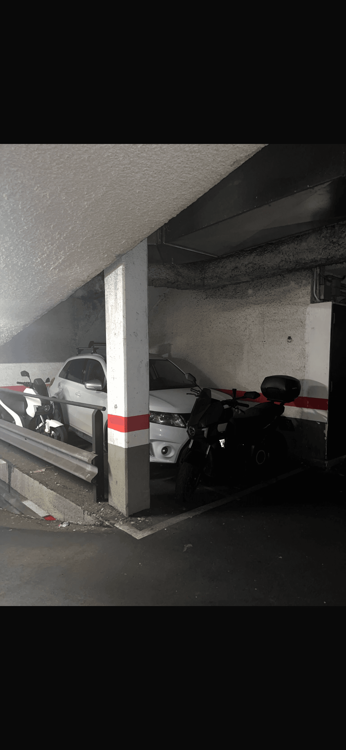 Parking — Carrer de Lepant, 255, L'Eixample, 08013 Barcelona, España parking spot