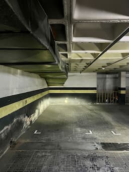 Parking space in Carrer del Comte d'Urgell, 154, Eixample, Barcelona — photo 1