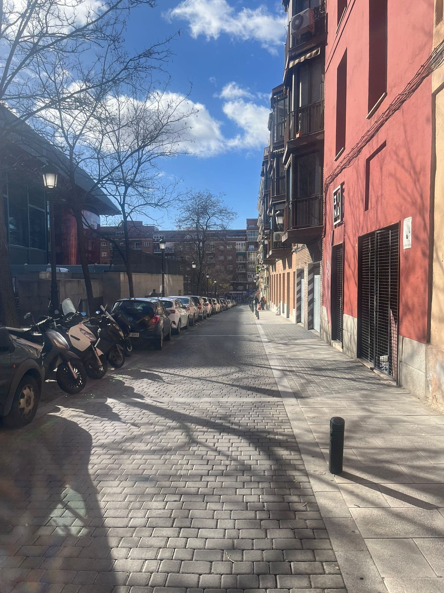 Parking — C. del Hospital, 1, Centro, 28012 Madrid, España parking spot