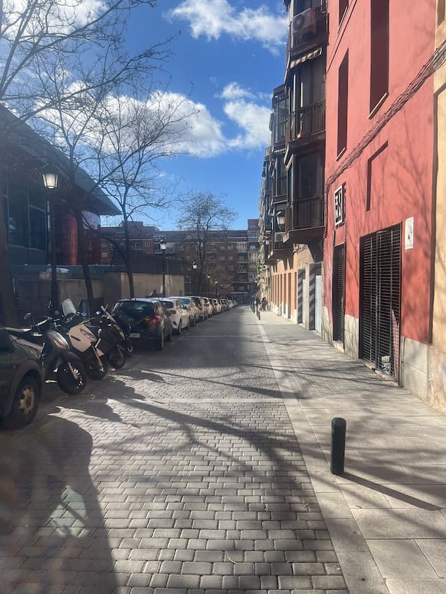 Plaza de garaje en C. del Hospital, 1, Centro, Madrid — foto 1
