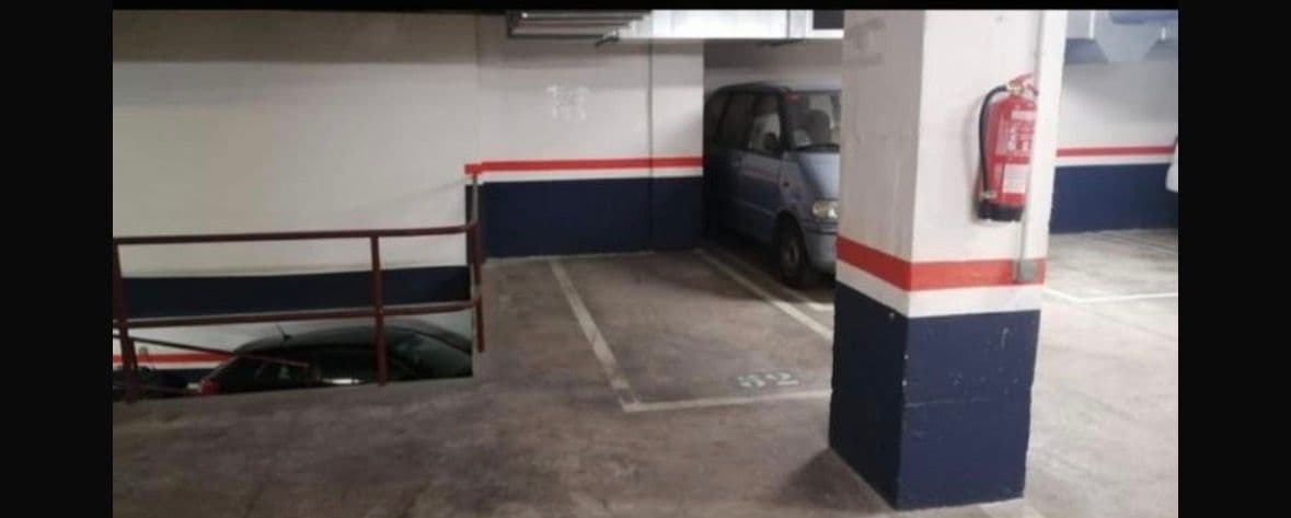 Parking — Carrer de Felip II, 90, Sant Andreu, 08027 Barcelona, España parking spot