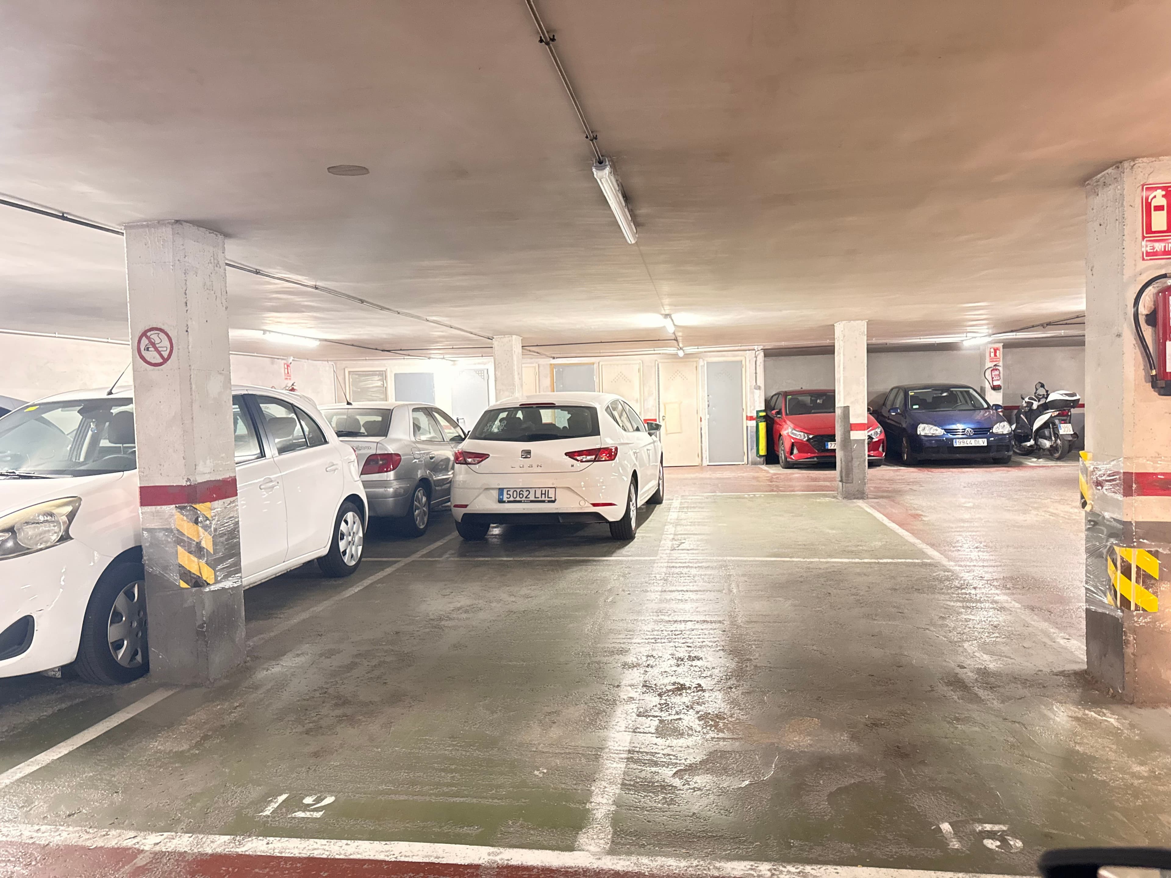 Parking — Carrer Major, 43, 08921 Santa Coloma de Gramenet, Barcelona, España parking spot