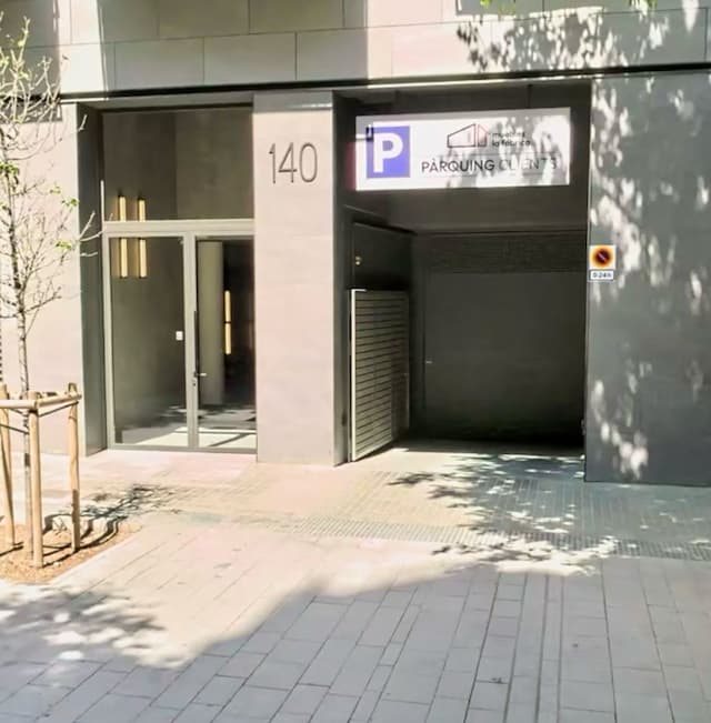 Plaza de garaje en Carrer de Rocafort, 142, Eixample, Barcelona — foto 1