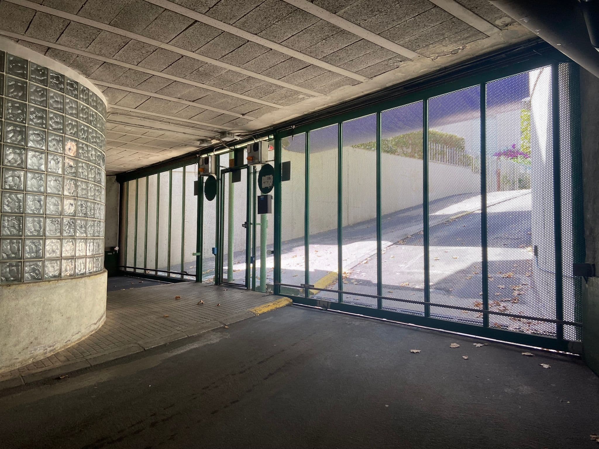 LOTE DE PLAZAS DE PARKING EN ALQUILER - VILLA OLIMPICA BARCELONA parking spot