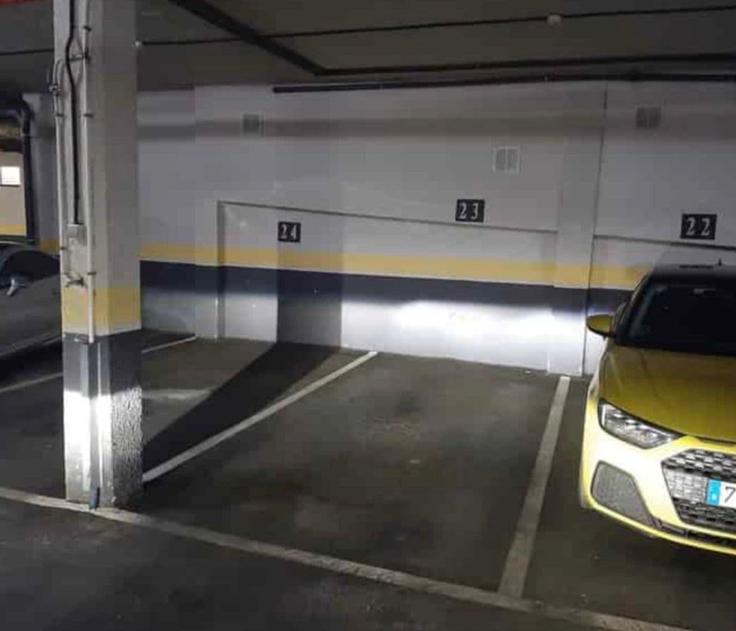 Parking — P.º de Juan XXIII, 23, Moncloa - Aravaca, 28040 Madrid, España parking spot