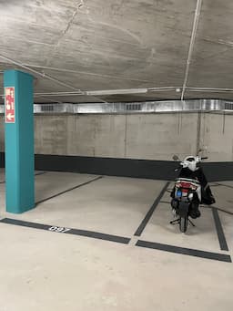 Plaza de garaje en Avinguda de la Clota, 47, Sant Cugat del Vallès — foto 1