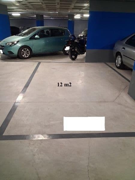 Parking — Carrer de la Borrasca, 19, Patraix, 46014 València, Valencia, España parking spot