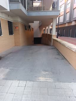 Parking space in Vinalesa, Vinalesa — photo 1