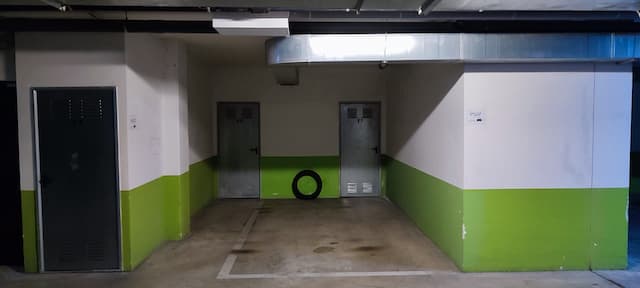 Parking space in C. Morena Clara, Zaragoza — photo 1