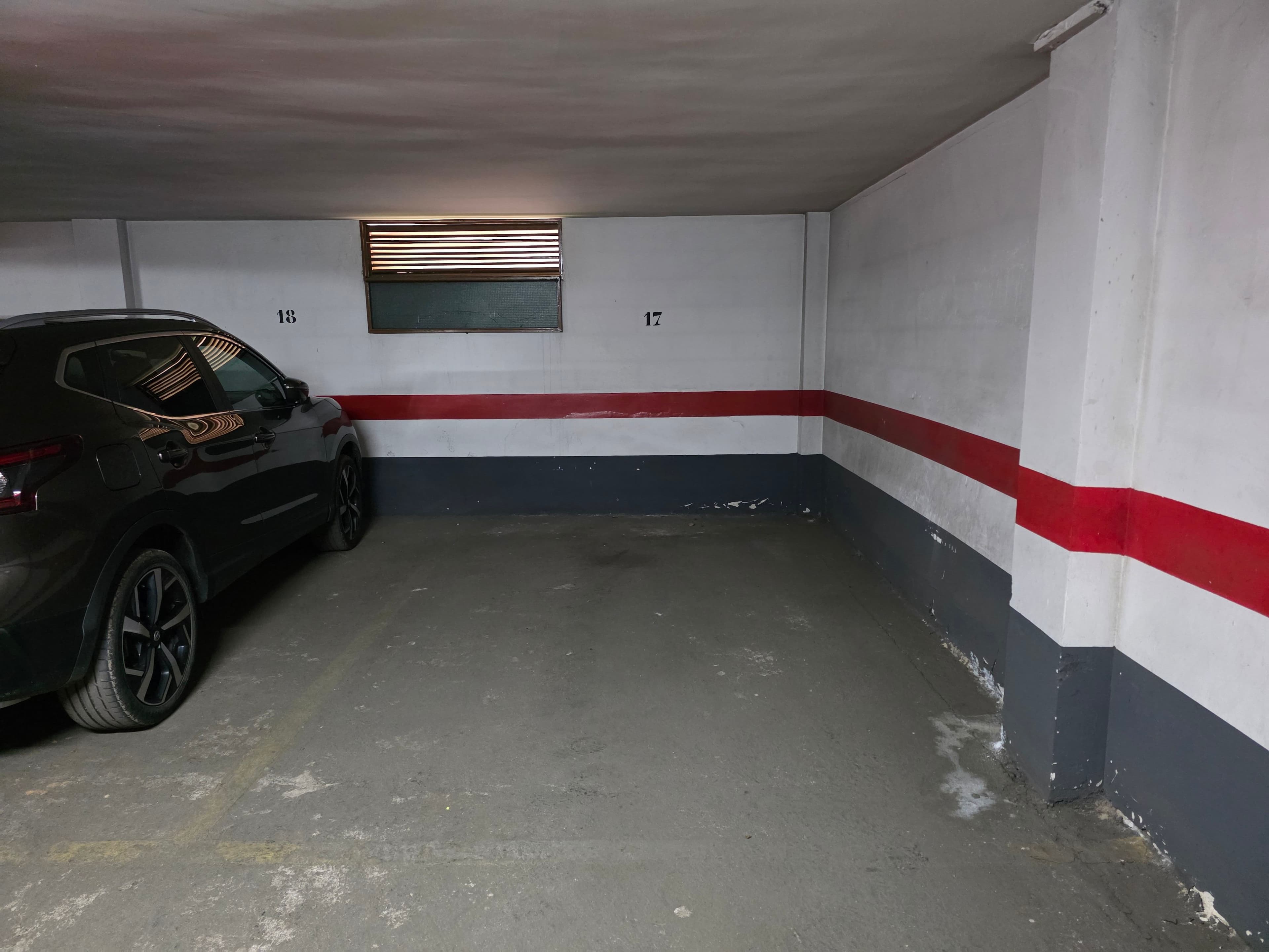 Parking — C. Murallas, 3, 13004 Ciudad Real, España parking spot