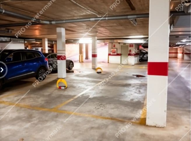 Parking — Av. de Emilio Lemos, 42, 41020 Sevilla, España parking spot