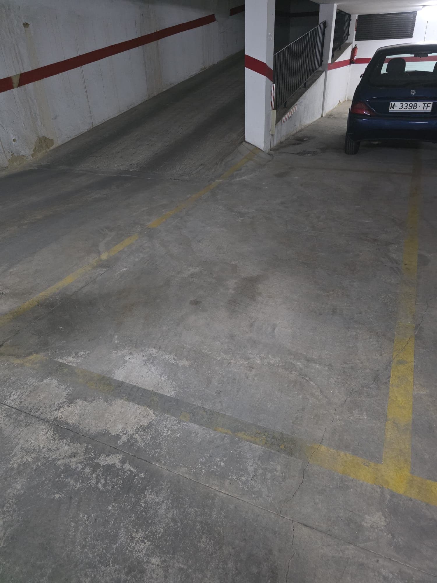 Parking — Rafelbunyol, Valencia, España parking spot