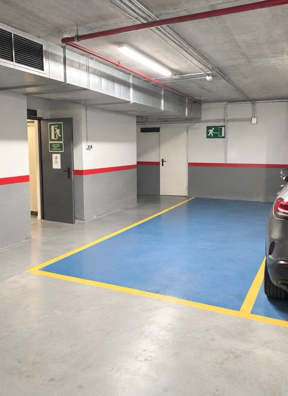Parking — Pg. del Taulat, 279C, Sant Martí, 08019 Barcelona, España parking spot