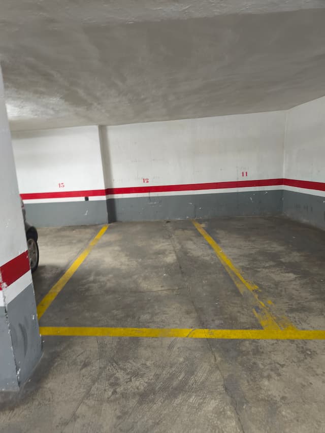 Plaza de garaje en C/ dels Juristes, Ciutat Vella, València — foto 1