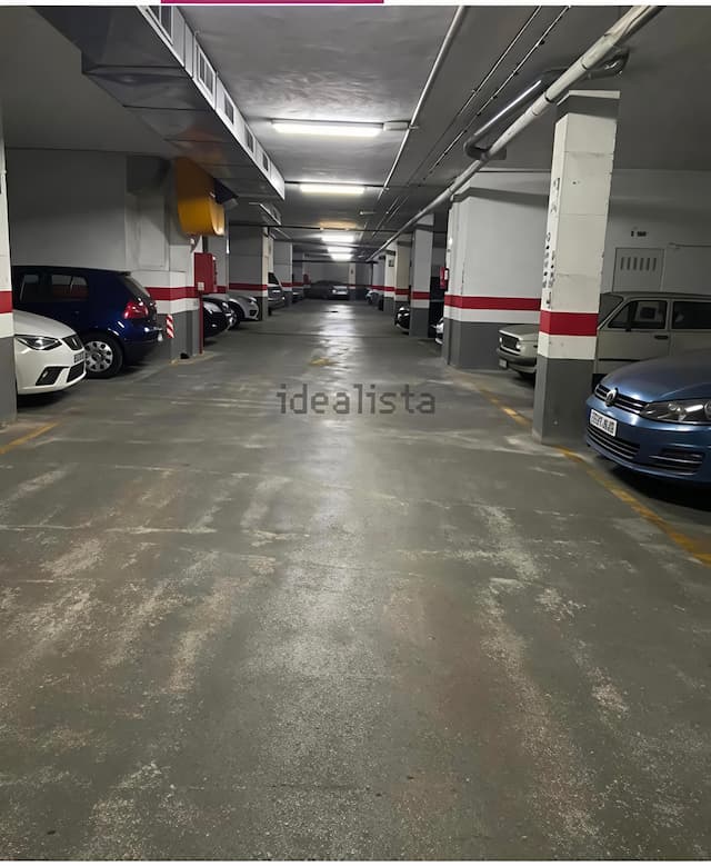 Plaza de garaje en Av. de Manuel de Falla, 12, Campanar, València — foto 1