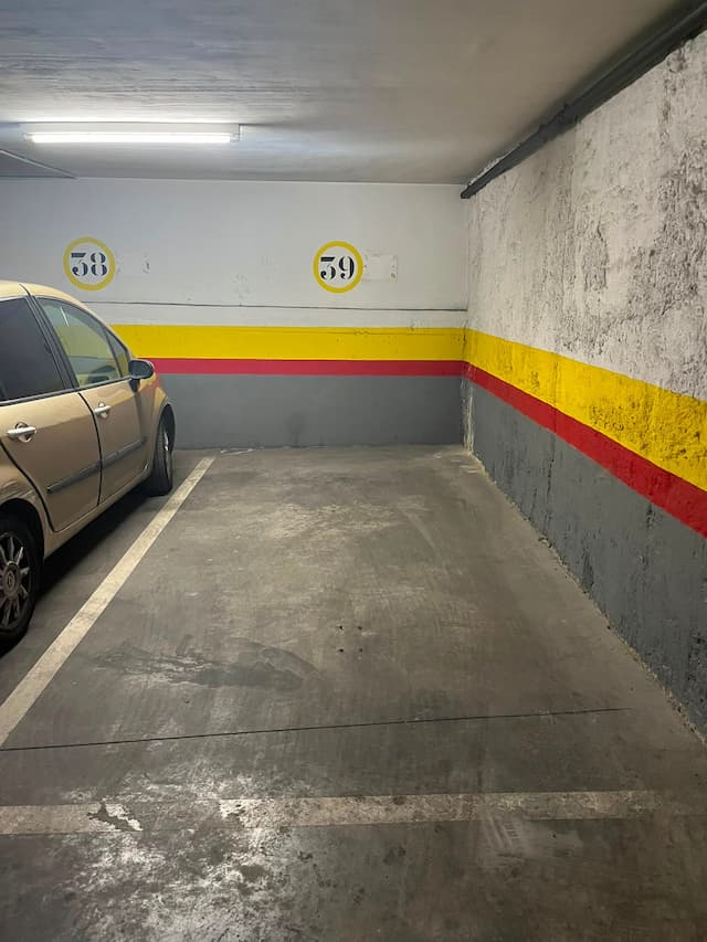 Plaza de garaje en Pl. de Patricio Aguado, Hortaleza, Madrid — foto 1
