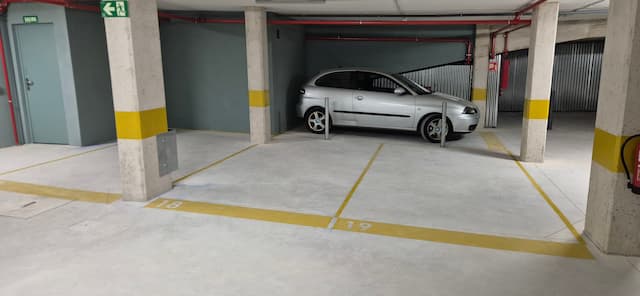 Parking space in Calle de María Zayas, 3, Tetuán, Madrid — photo 1