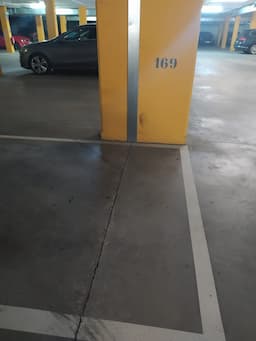 Parking space in Calle Dra. Ariz, 21, Pamplona — photo 1