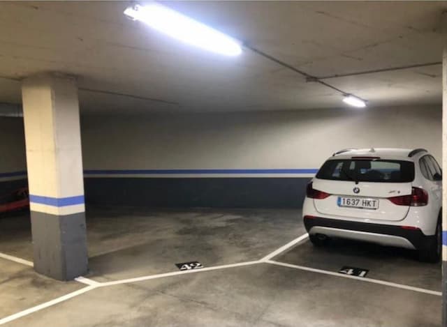 Plaza de garaje en Av. de Josep Vicenç Foix, 76, Sarrià-Sant Gervasi, Barcelona — foto 1