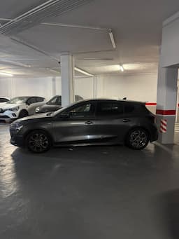Parking space in Carrer d'Àngel Guimerà, 33, Badalona — photo 1