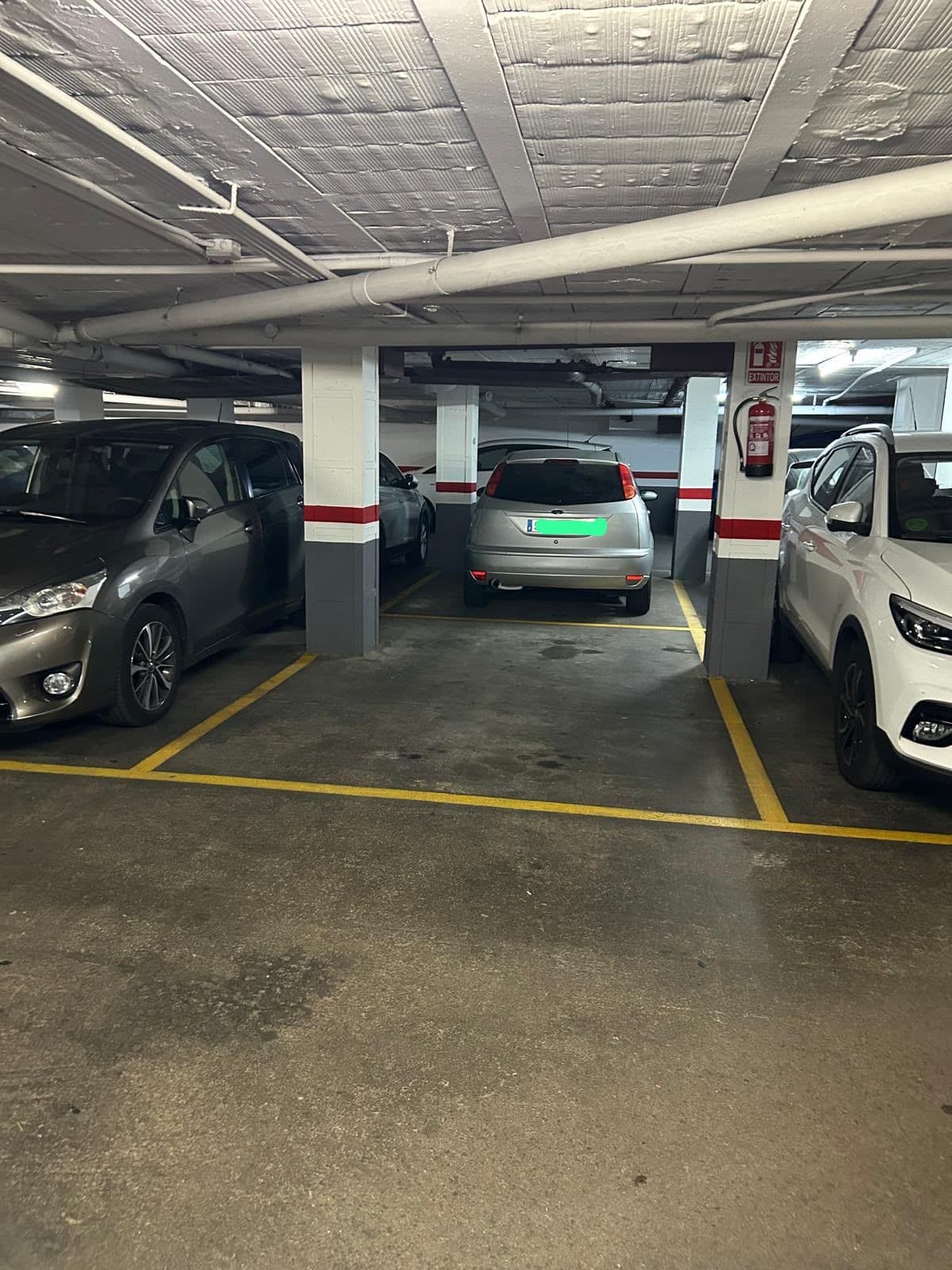 Parking — Carrer de la Igualtat, 41, 08902 L'Hospitalet de Llobregat, Barcelona, España parking spot