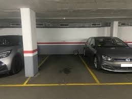 Parking space in C. de Matilde Landa, Tetuán, Madrid — photo 1