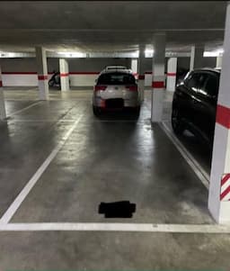 Parking space in Calle Prof. Manuel Olivencia Ruiz, 3, Sevilla — photo 1