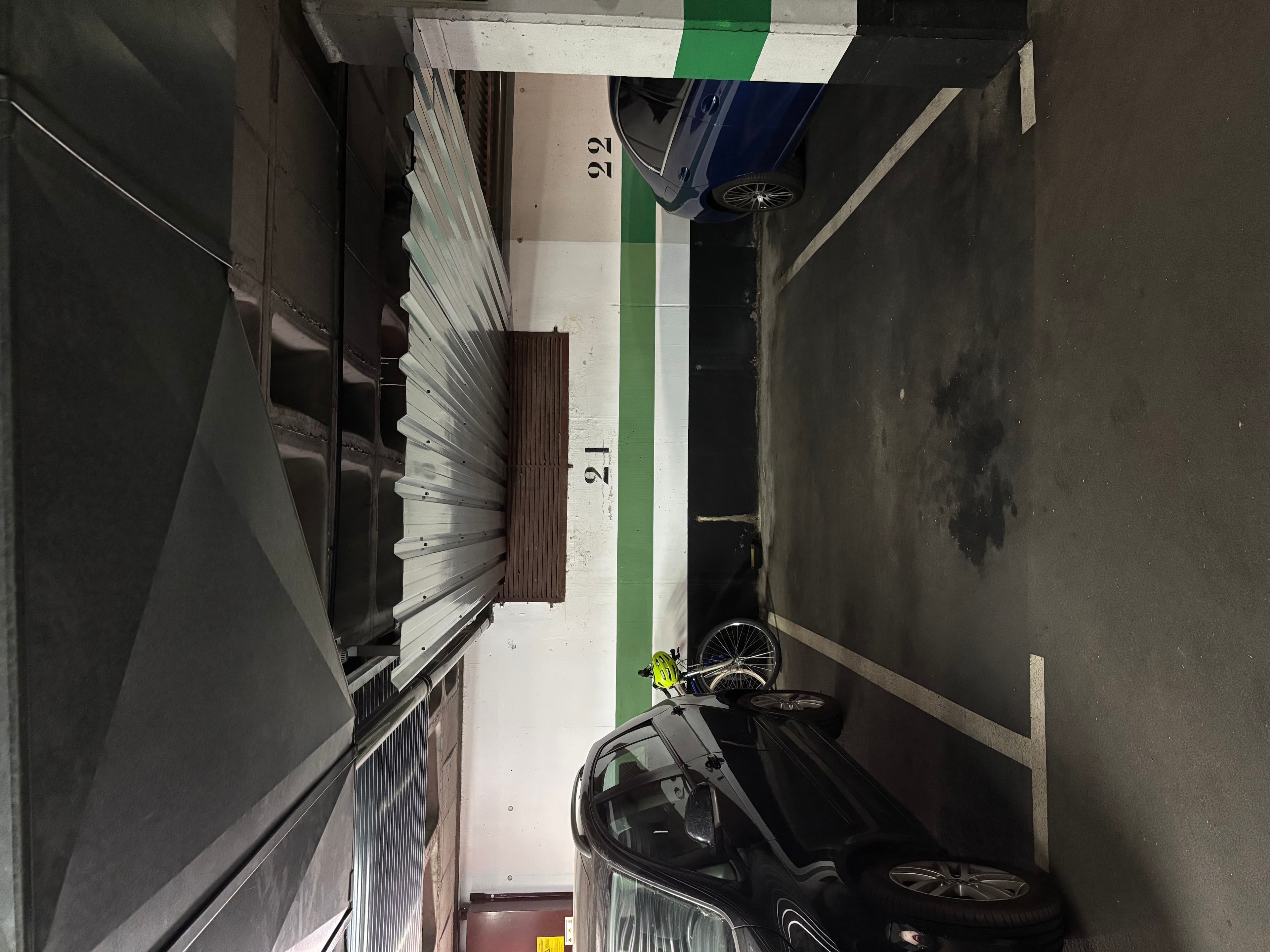 Parking — C. de Almansa, 102, Moncloa - Aravaca, 28040 Madrid, España parking spot