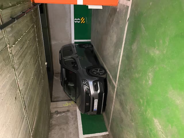 Plaza de garaje en Carrer de Ballester, 46, Sarrià-Sant Gervasi, Barcelona — foto 1