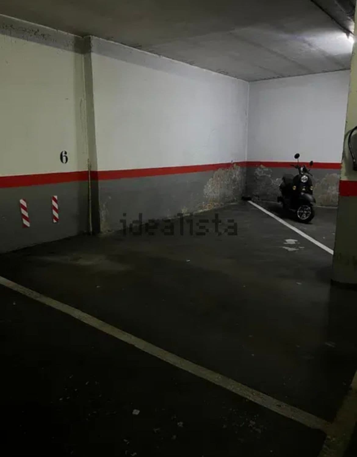 Parking — C/ de la Coruña, 14, Tetuán, 28020 Madrid, España parking spot